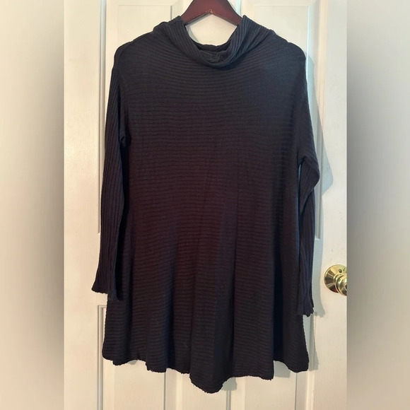 We The Free People Lover Ribbed Black Split Back Ribbed Raw Hem Medium - Picture 3 of 12